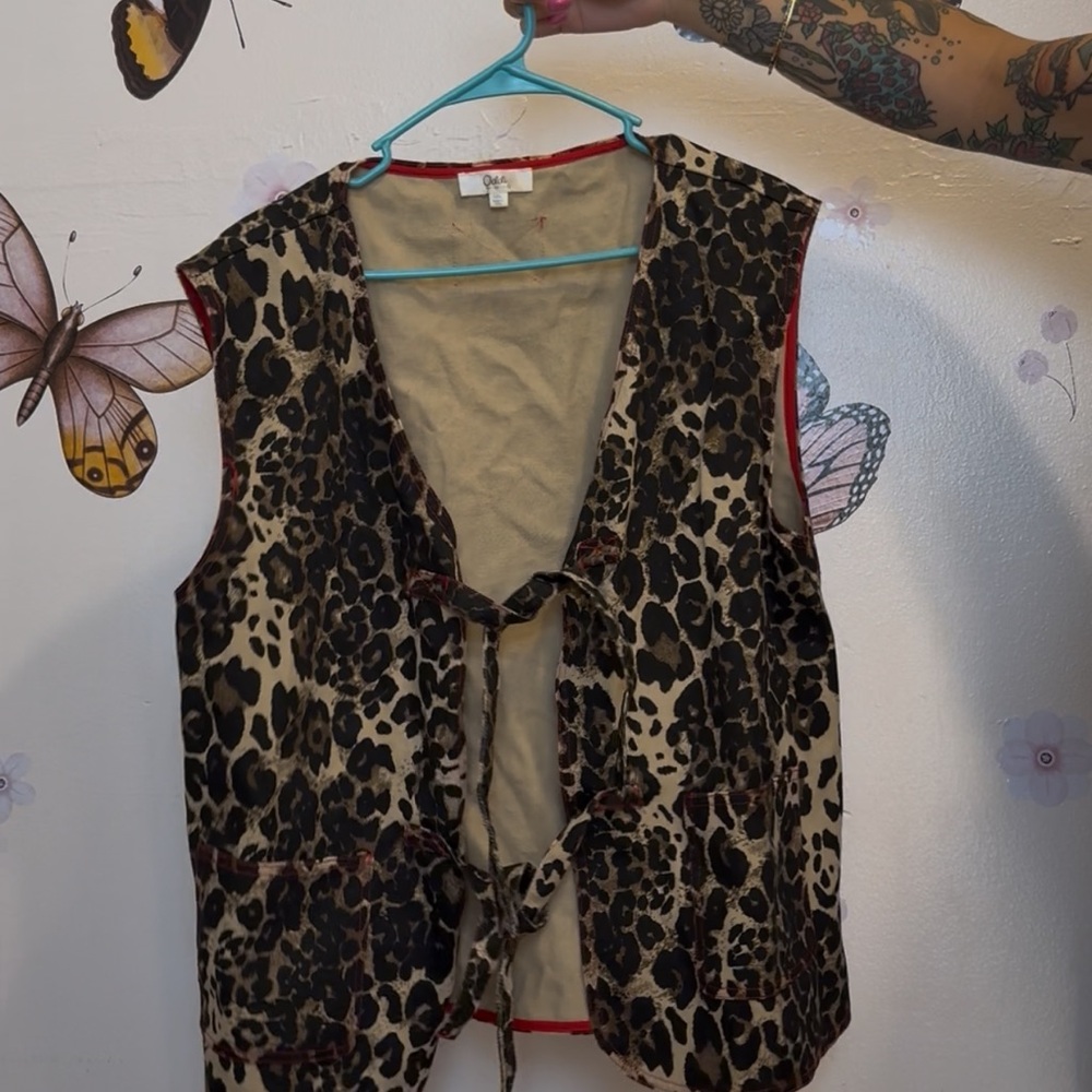 Leopard Print Sleeveless Vest